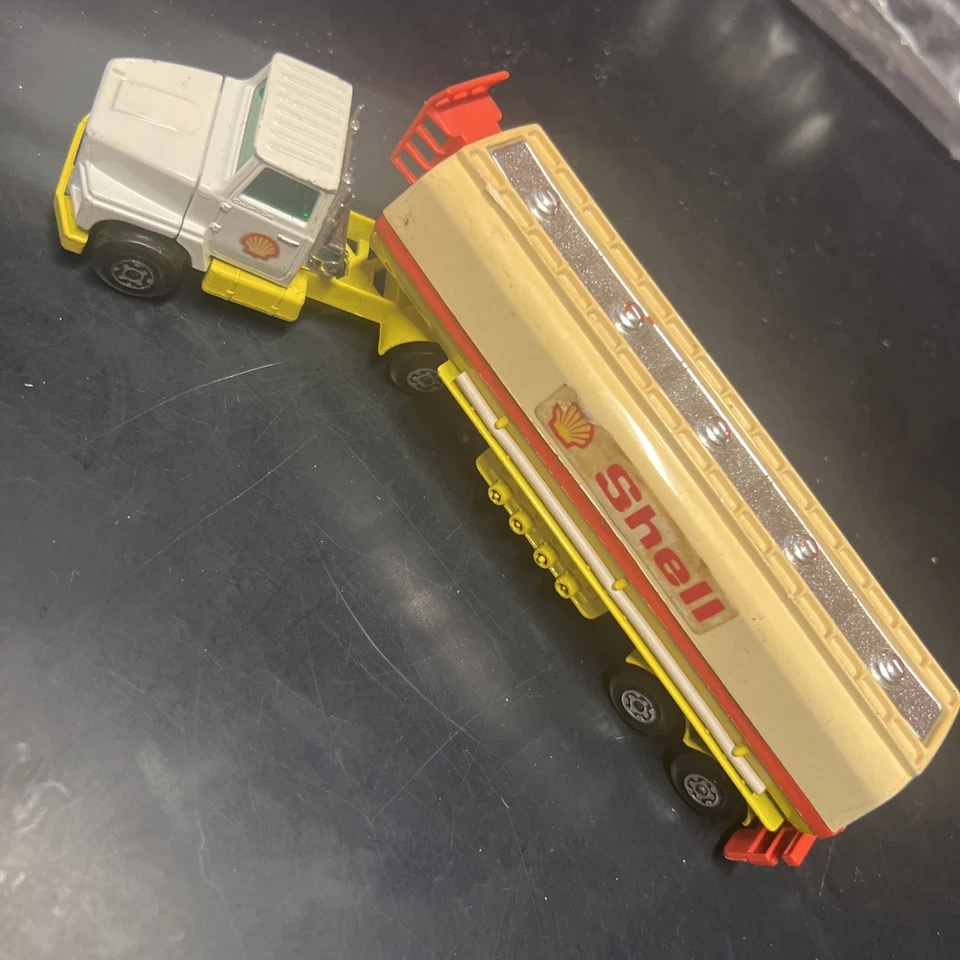 Matchbox Super Kings K-115 K-18 Ford Lts Series Tractor Articulated Tanker Shell - Image 2 of 4