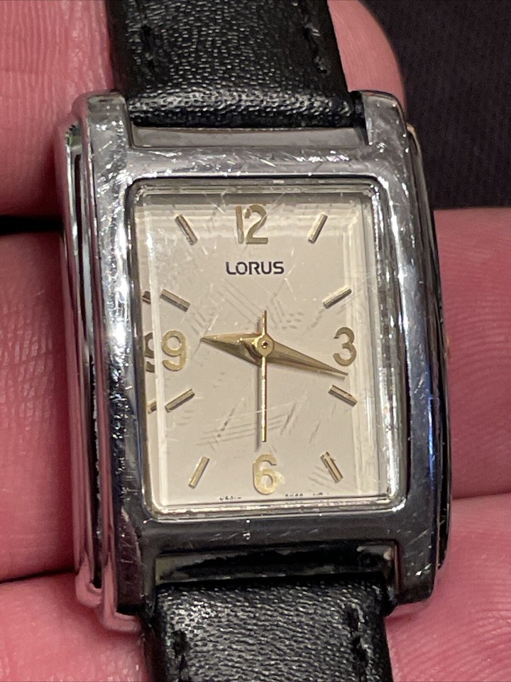 ladies LOURS Silver tone quartz analogue wristwatch running New Battery