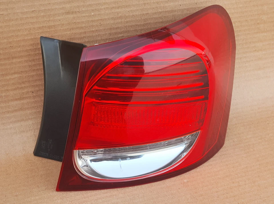 Lexus GS350, GS450H GS460 2006-2011 LED Right Side TAIL LIGHT oem - Image 2 of 4