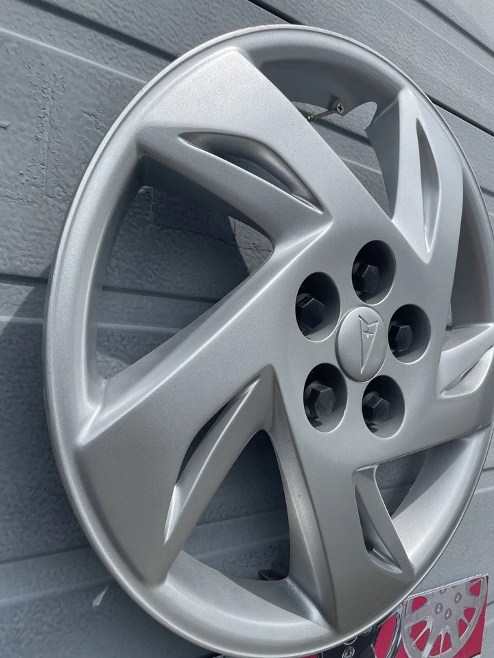 1999-2002 Pontiac Sunfire Silver 15” Hubcap 1 Original Bolt On Mint Used Nice - Image 3 of 4