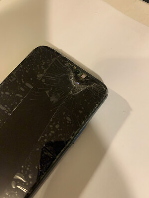 Apple iPhone 11 pro Max original oem cracked screen only READ part