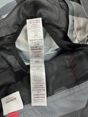 Burberry Check Swim Shorts size S Men’s - Picture 13 of 14