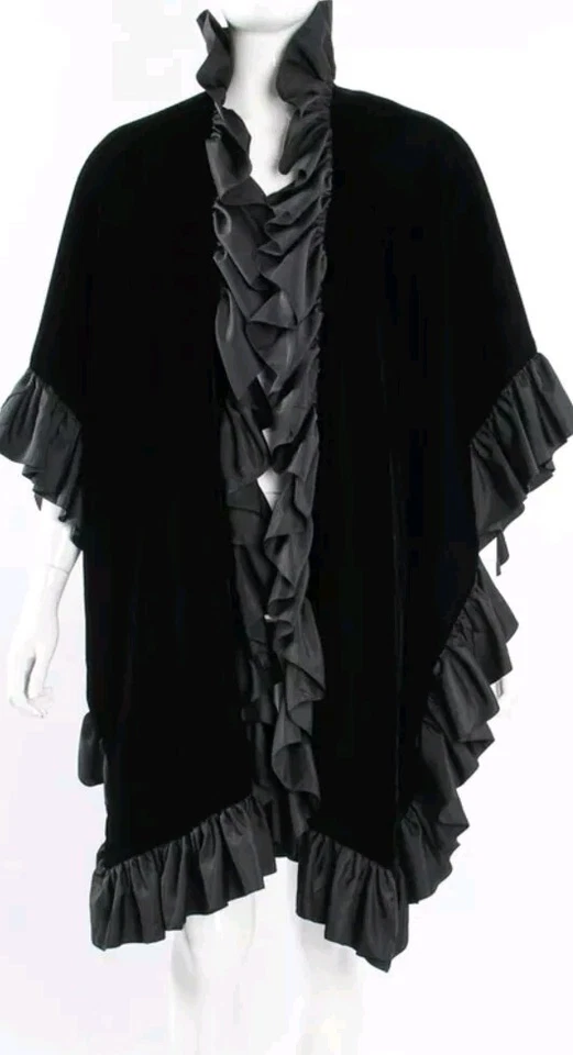 Mantón envolvente con volantes de terciopelo triturado negro tafetán vintage A. J. Bari OS # C3 Foto 2 de 4