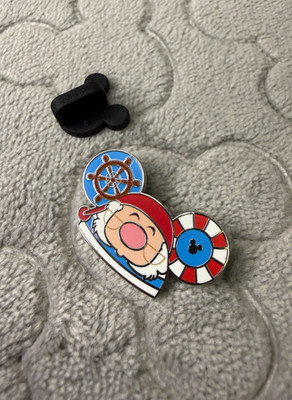 Disney Pin - Hidden Mickey Wave B 2025 Ohren Hut - Smee - WDW Disneyworld USA