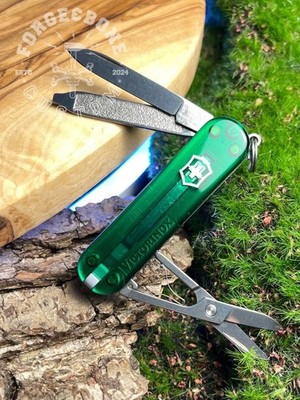 Victorinox Classic SD Dark Green Translucent Emerald