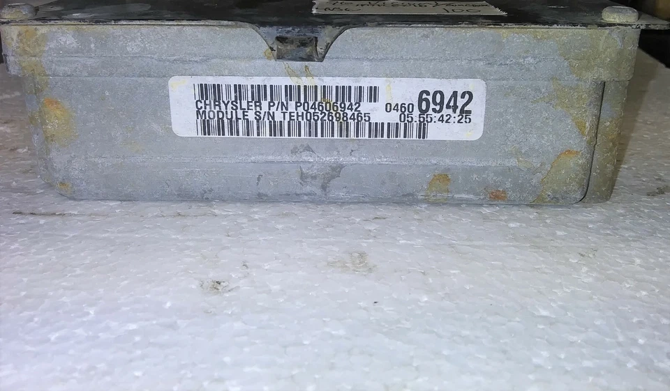P04606942 Eagle Vision Concorde or Intrepid 1996 ecm ecu computer - Image 2 of 4