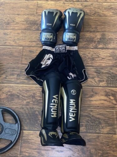 Venum Giant 3.0 16oz Gloves + Shorts+shin Guards Black/gold Size M - Afbeelding 1 van 17