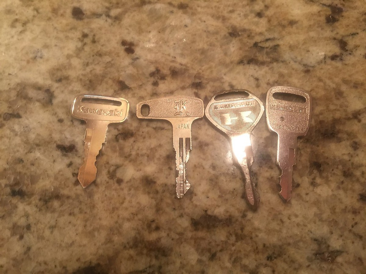 Kis-@ 専用ページ Vintage Kawasaki OEM Factory Pre Cut Motorcycle Key # 772 | eBay