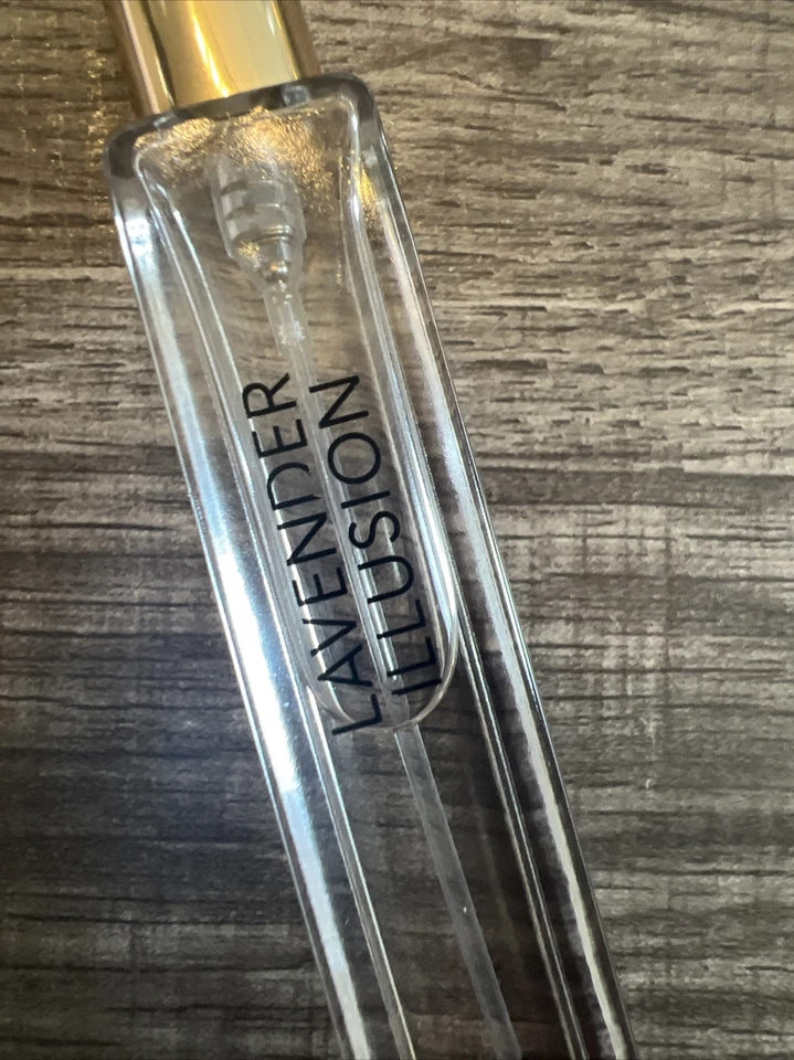 Cartera Viktor & Rolf Magic Lavender Illusion eau de parfum 0,30 oz spray tamaño nueva Foto 2 de 3