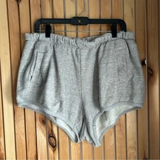 Entireworld. Grey Loungewear Sweat Shorts Size Large Casual Cozy Relaxed