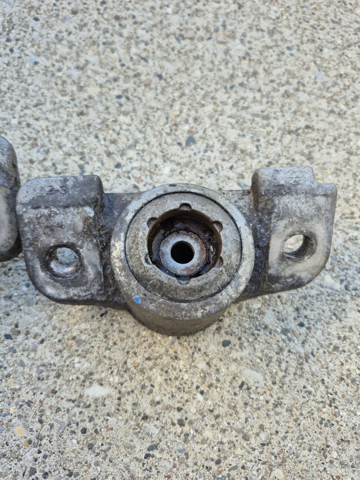 Soportes amortiguadores superiores traseros AC Delco aptos para Chevy Sonic 2012-2020 Foto 4 de 4