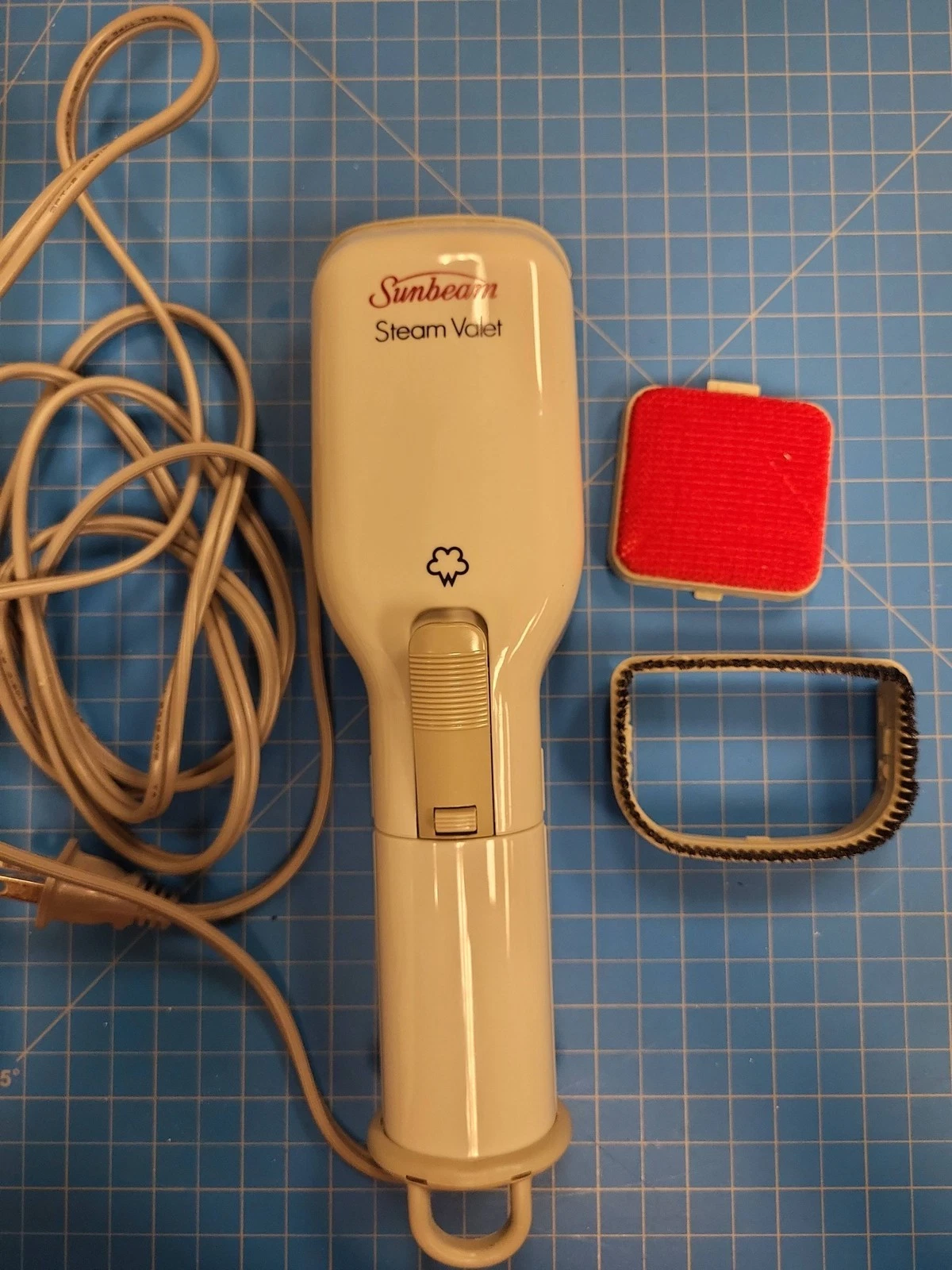 Sunbeam Steam Valet Handheld Garment Steamer Model 10079 600W Portable Travel Ba