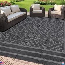 SAND MINE Reversible Plastic Straw Rug - 5' x 8' Outdoor Mat in Black & Grey