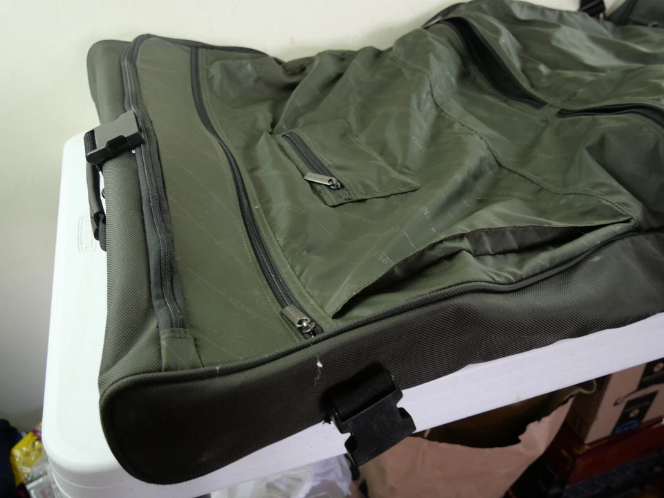 KENNETH COLE Go Equipaje Balístico Verde Profundo Nylon Armario Maleta Plegable NUEVO Foto 4 de 4