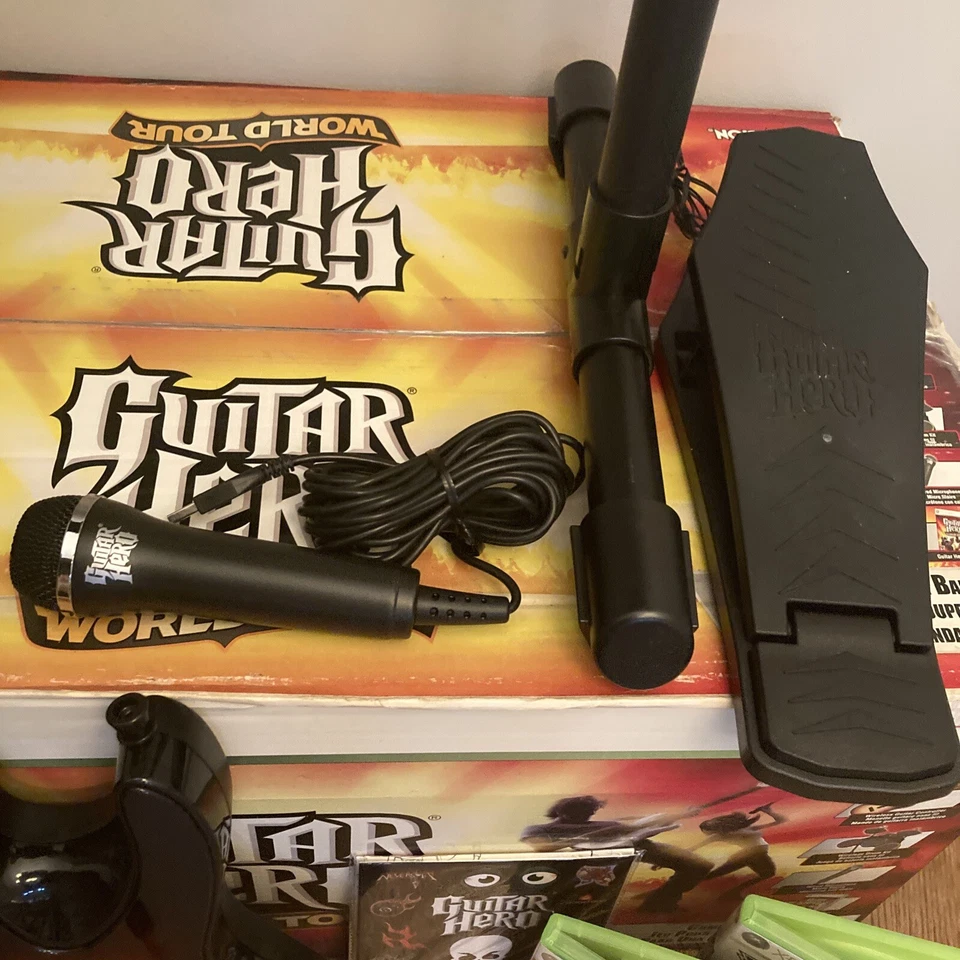 Xbox 360 Guitar Hero World Tour Complete Bundle Drum Set, Guitar, Mic + Game - Image 4 of 4