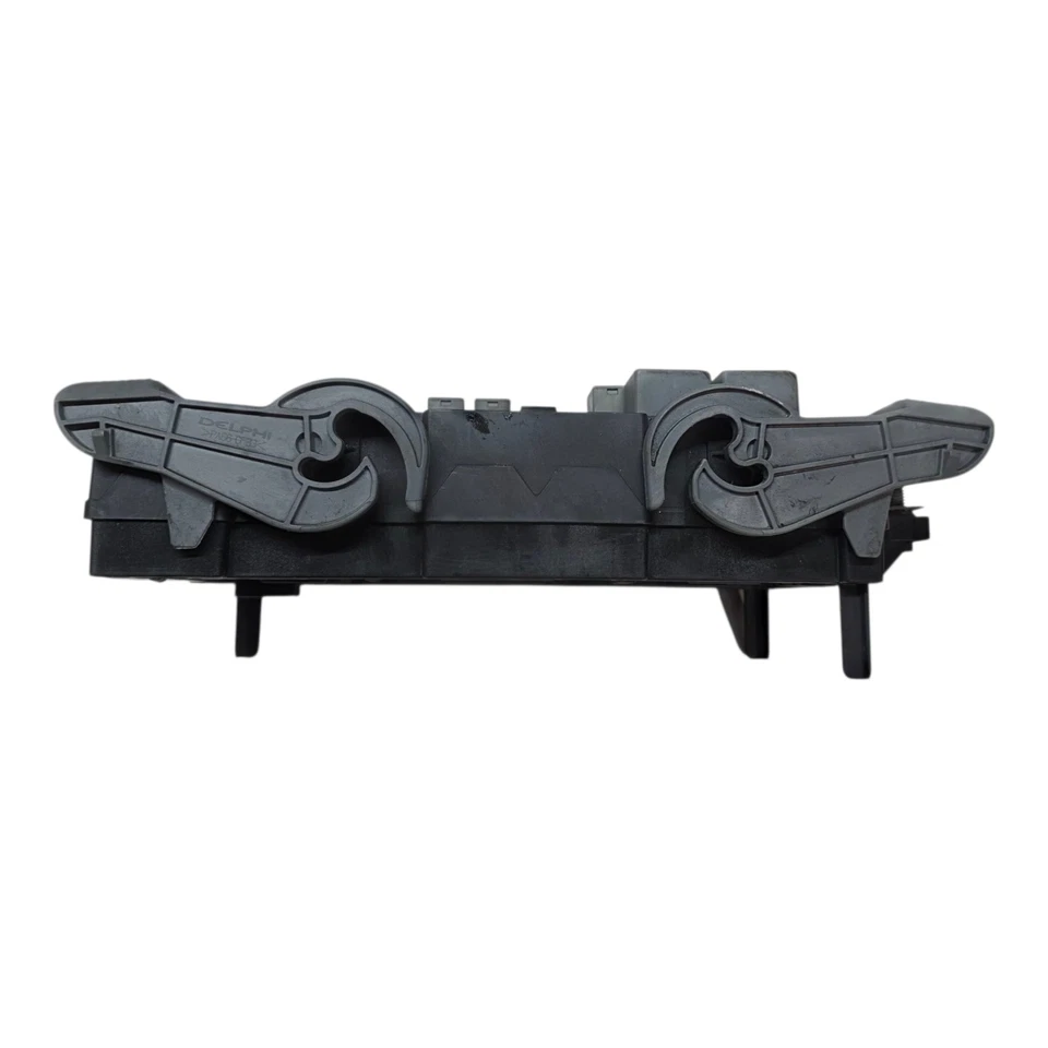 2007–2009 Chevrolet Silverado 1500 Fuse Box Relay Module OEM 25796803 - Image 4 of 4