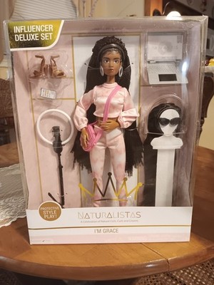 Natutalistas Grace Doll, Influencer Deluxe Set. NEW