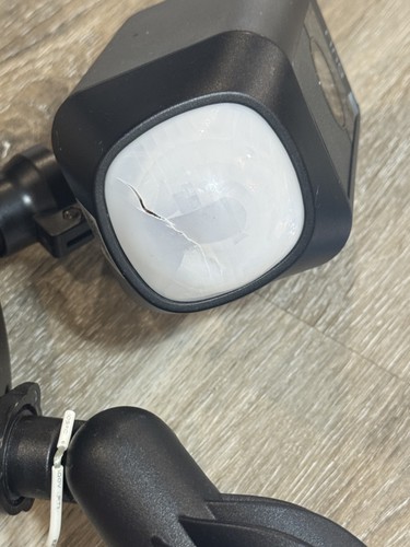 Ring Bulk Deal, 1 Floodlight, 3 Chime, 5 indoor cameras, 2 with 6 foot extension - Picture 4 of 13
