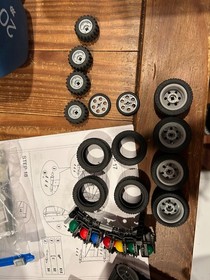 LEGO Mindstorms NXT 2.0 8547 with rechargeable AA batteries - 100% COMPLETE