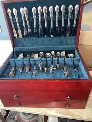 Wallace Silversmith Stainless 18/10 132pc Set With Box
