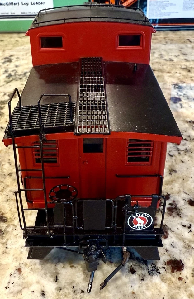 Overland Models Inc O Scale Brass Great Northern X-252 Wood Caboose - Image 3 of 4
