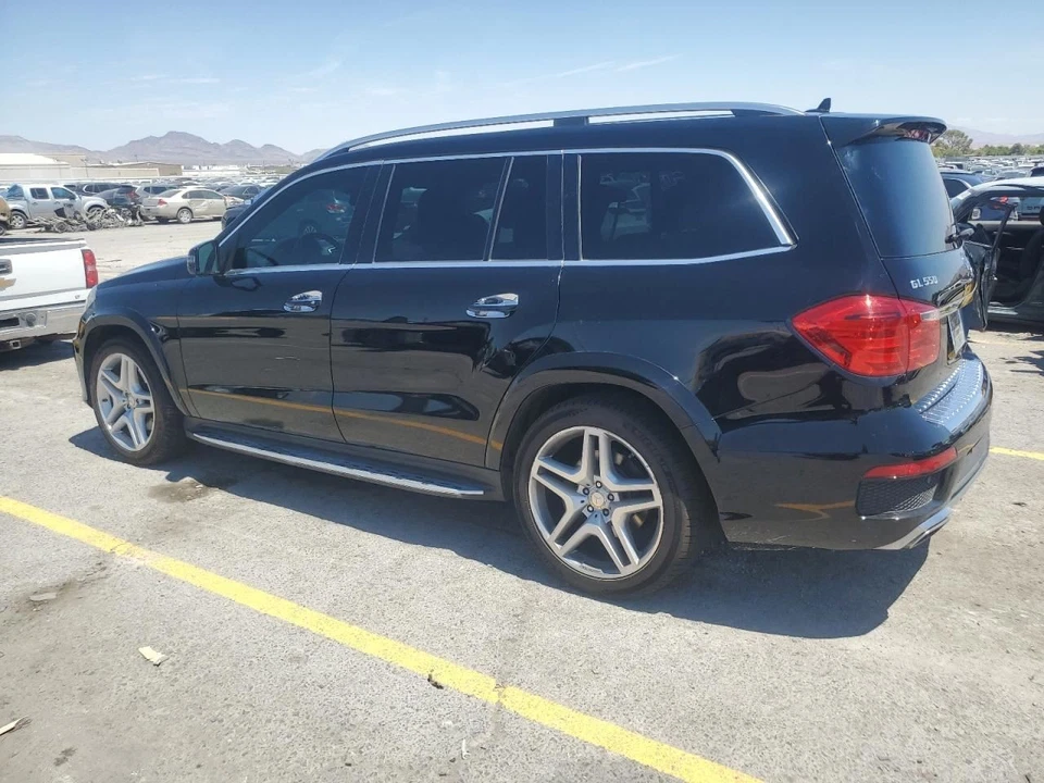 CAIXA DE LUVAS 2014 MERCEDES-BENZ GL550 - Imagem 3 de 4