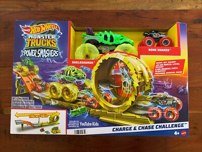 Hot Wheels Monster Truck  Power Smasher Charge & Chase Challenge.