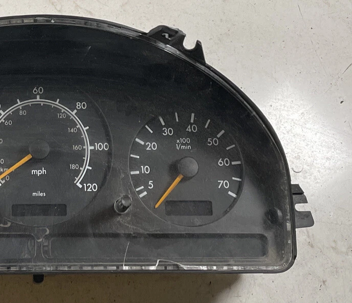Mercedes-Benz ML320 ML430 1998-2001 velocímetro grupo 137 k A 163 540 23 47 Foto 3 de 4
