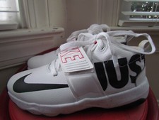 NIKE TEAM HUSTLE D8 'JUST DO IT' BOY'S BOY'S BASKETBALL SHOES SIZE 6Y