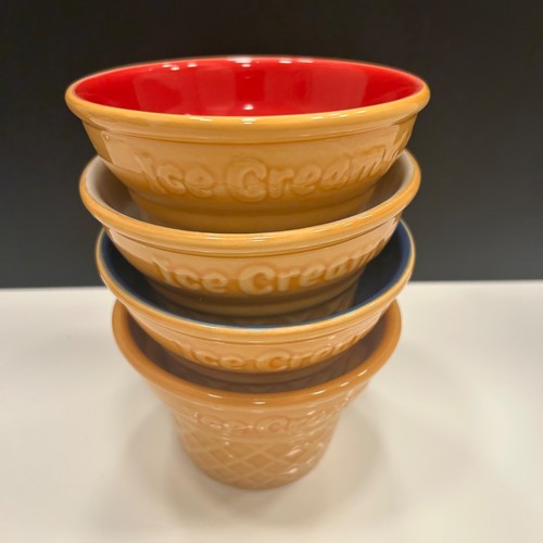 Set (4) Willams Sonoma Ceramic Ice Cream Bowls "Ice Cream Party" Series Adorable - Picture 11 of 15