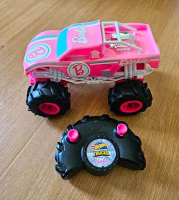 Hot Wheels Barbie Monster Trucks RC Monster Truck 1:24 4WD Electric RTR Pink