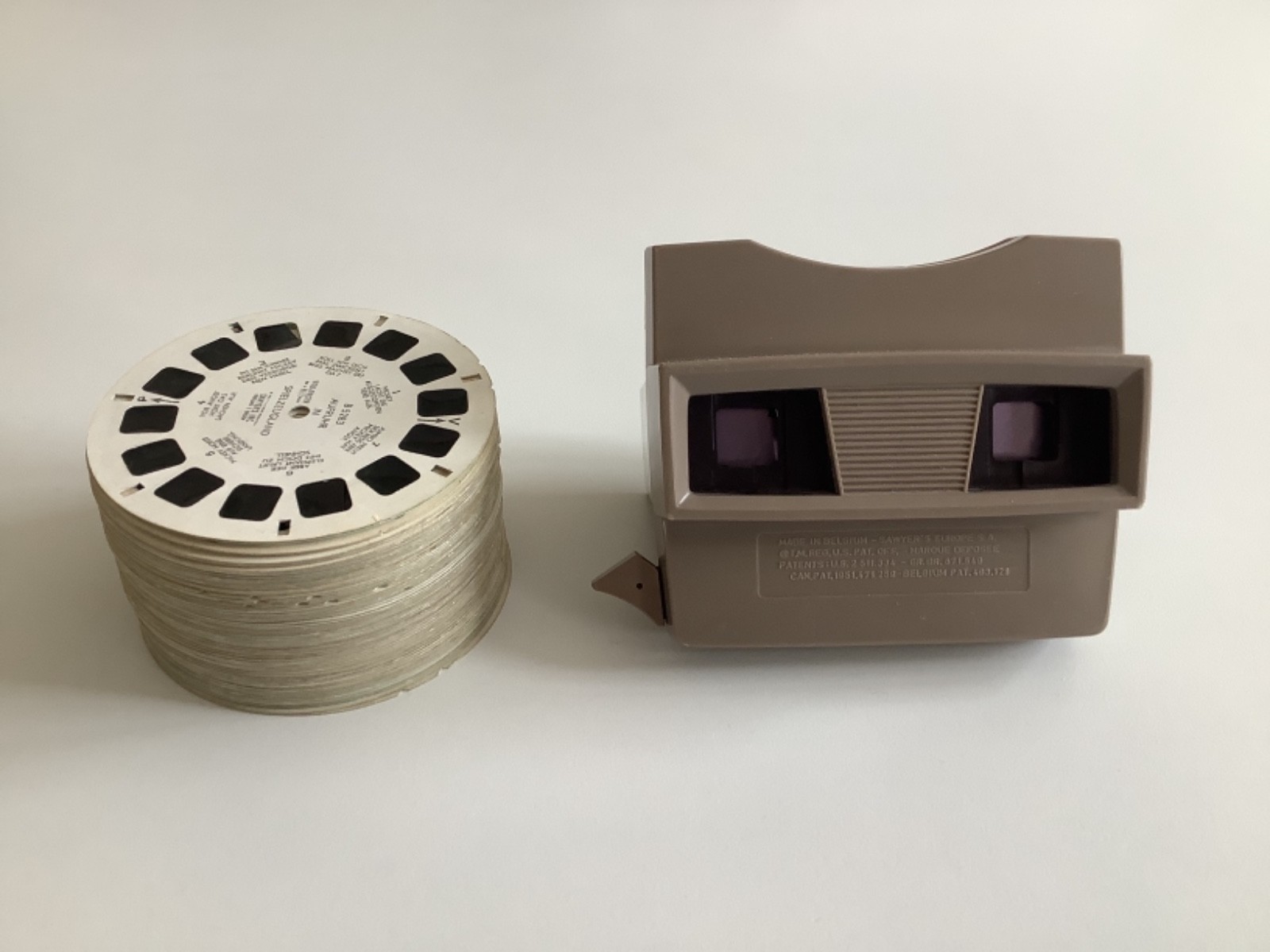 3D View Master mit 65 Scheiben, teilw.doppelt, Laurel+Hardy, Mickey M., u.V.m.