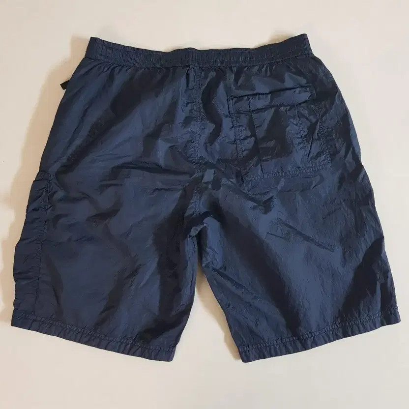 Stone Island Nylon Metal Cargo Shorts W33 Navy Condition Pre-Owned