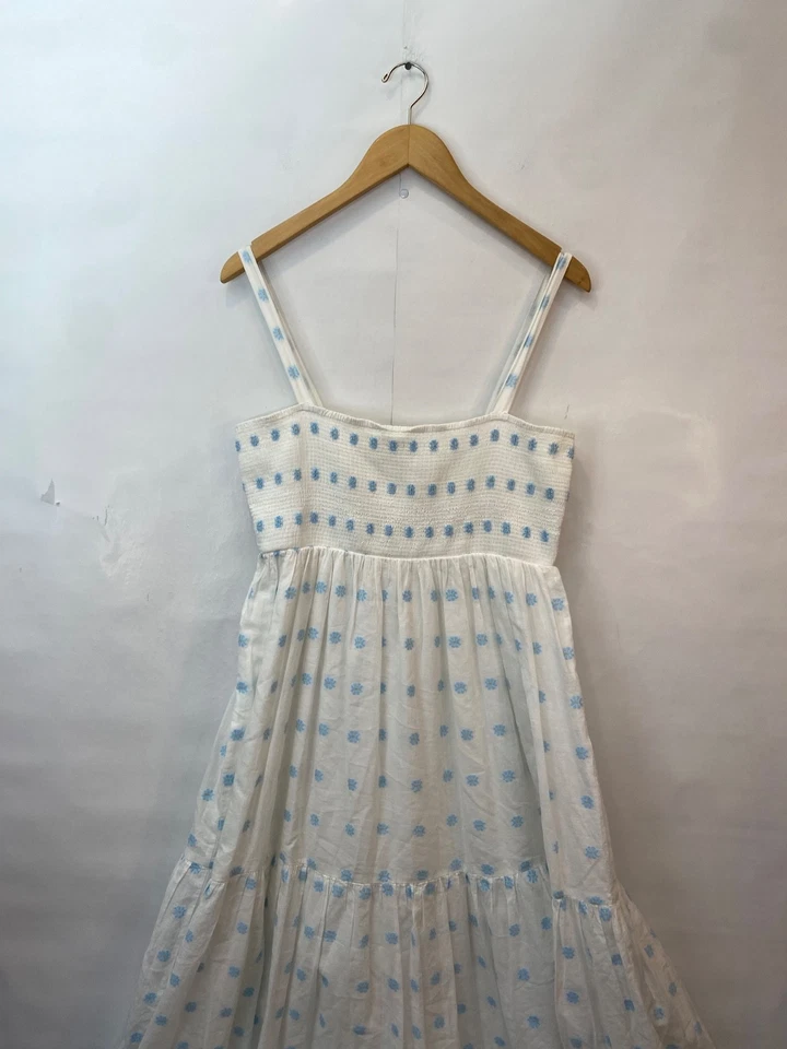Maxi Vestido Zara Floral Bordado en Niveles Blanco Azul Flores Sin Mangas Grande Foto 3 de 4