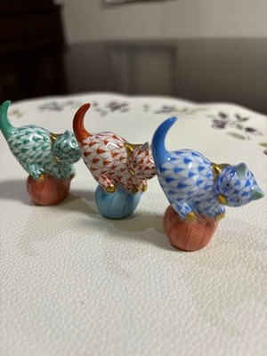 HEREND Porcelain Figurine ''Ball-Riding Cat'' Set of 3 Blue Red Green Used from JP