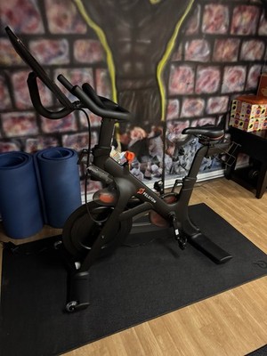 Peloton Bike – Slightly Used (Gen Monitor) – 2016 Model – Best Offer 