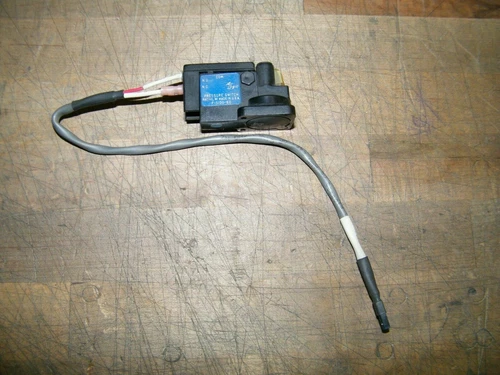 Air Logic Miniature Solenoid Valve F-5100-60 Pressure Switch F 5100 60