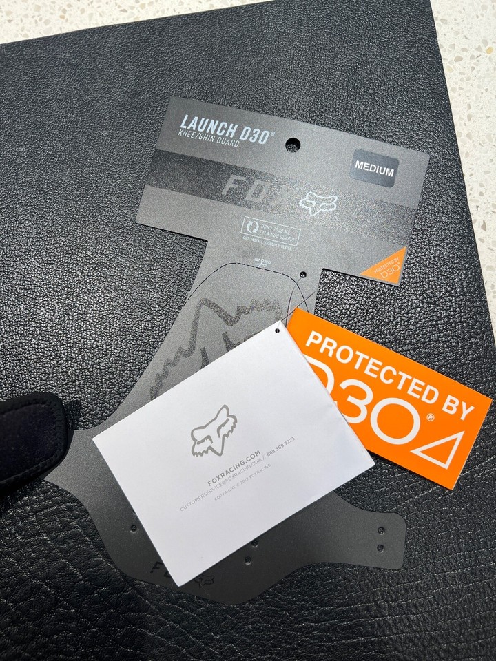 Fox Racing Launch Enduro Mountain Biking D30 Knee Guards Pads Size