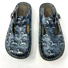 Alegria Donna Womens 35 EU 5 US Silver Mule Slip-On Shoe Embossed Horse Pony