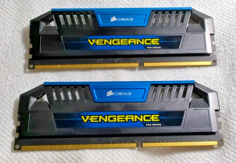 Corsair Vengeance Pro Series - 8GB (2 x 4GB) CMY8GX3M2A 1866C9B RAM MEMORY - Image 2 of 4