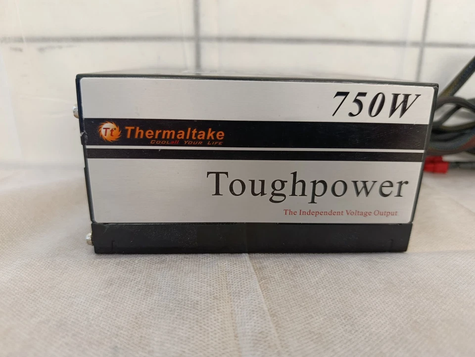 750 Watt Netzteil Thermaltake Toughpower Atx 12 V2,2  RGB 750W Modular - Bild 4 von 4