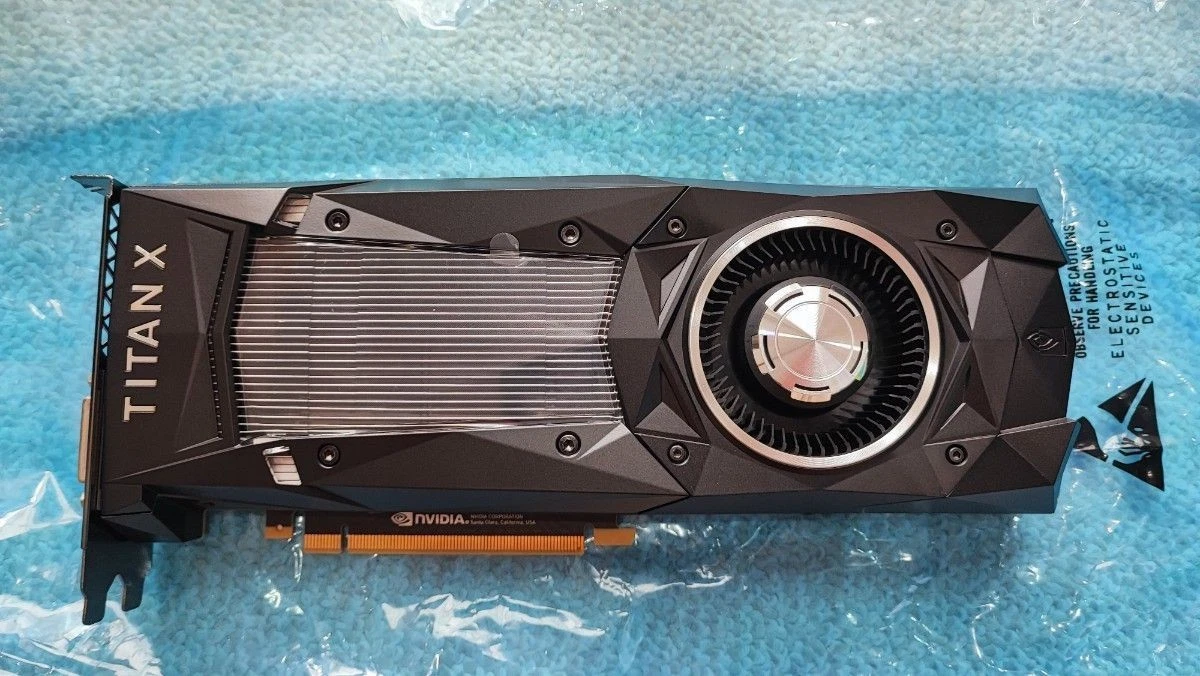 GIGABYTE GTX TITAN X グラフィックボード 12GB 41qe3LMqooL.jpg