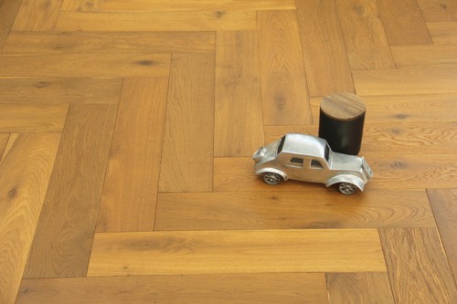 605x125x15mm Smoked Natural Oak Herringbone Engineered Flooring Sample HO1503 - Picture 2 of 6