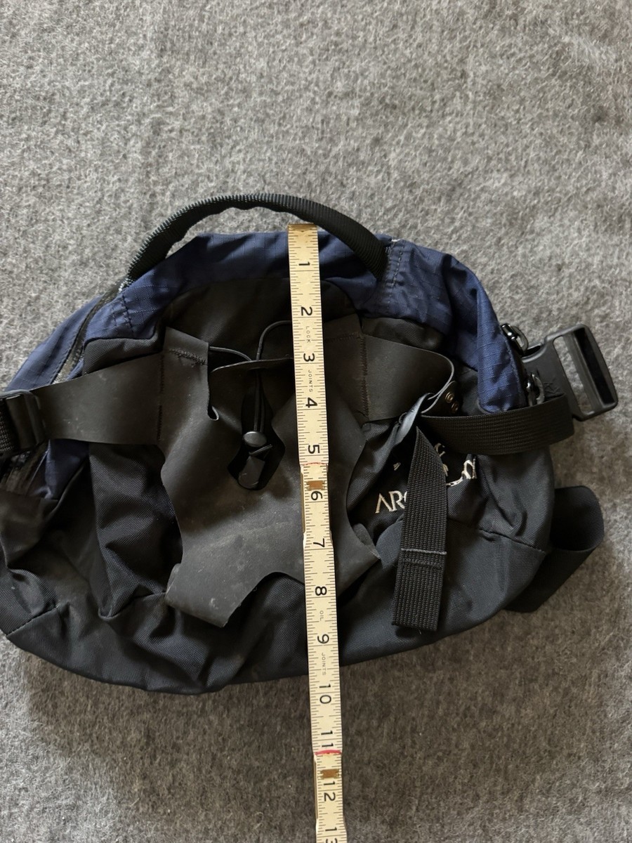 ARCTERYX Q5 Backpack black lumbar waist fanny pack 5 liter Canada