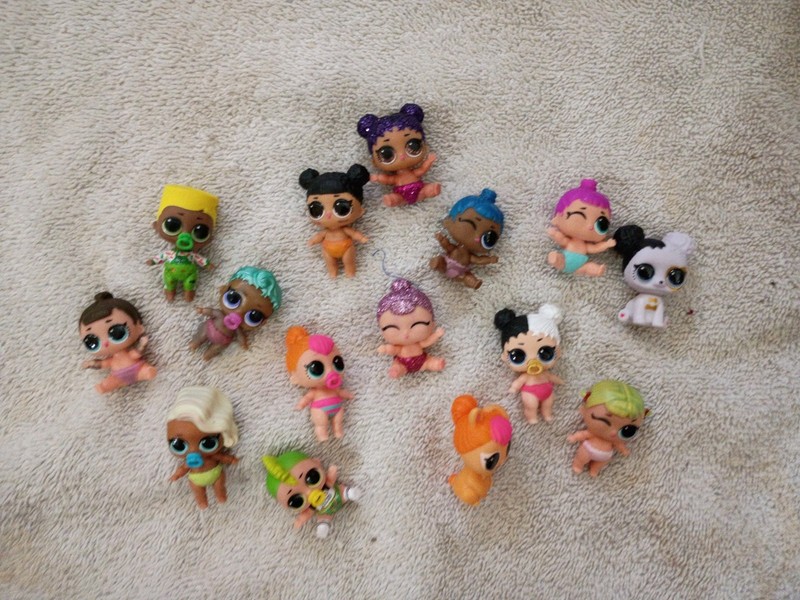 LOL Surprise Little Sister Dolls 15 Doll Set, 1.5"