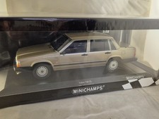 Minichamps 155171700 VOLVO 740 GL - 1986 - GOLD 1/18