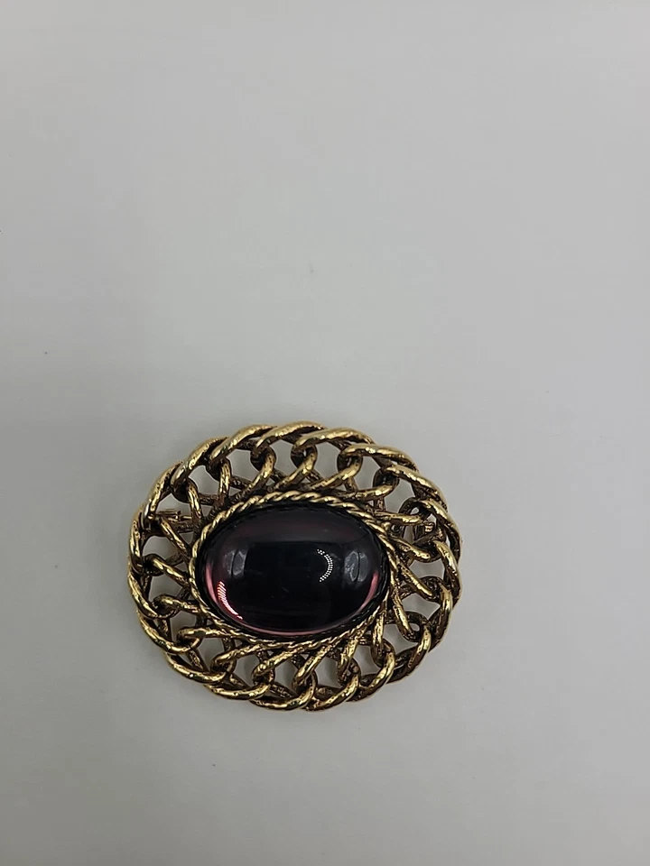 Vintage Gold Tone Brooch Amethyst Glass Cabochon Purple Oval Pin Filigree Frame - image 2 of 4