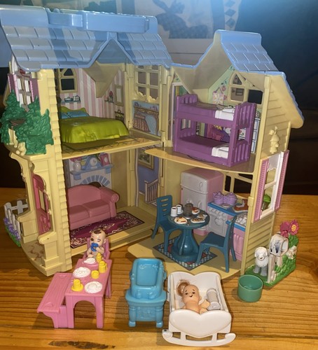 2004 Fisher Price Country Cottage Sweet Streets Family Doll House Accessories