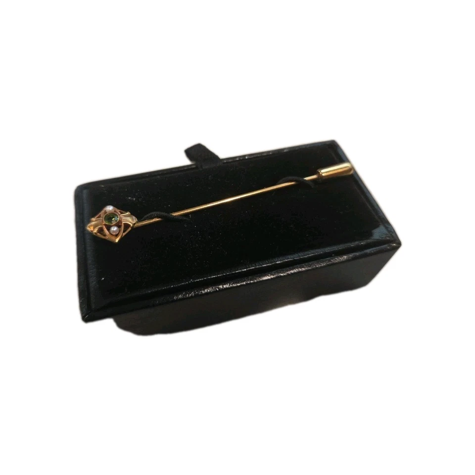 Elegante Pin de Solapa de Oro 14k con Detalle de Perla y Piedra Verde Foto 3 de 4