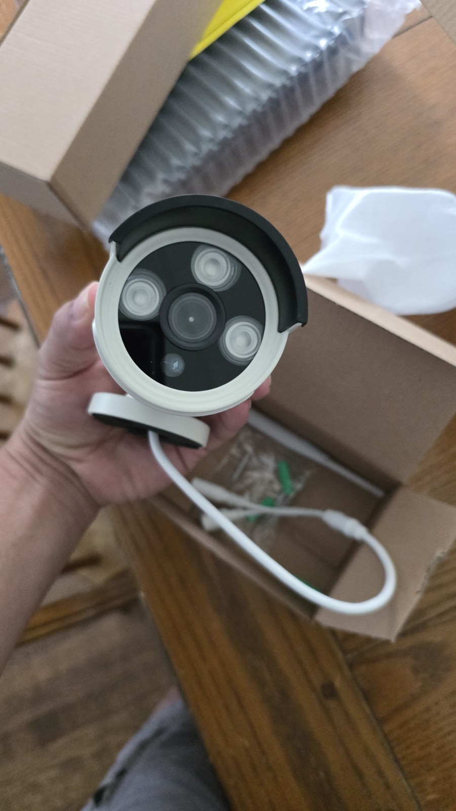 HD NVR KIT  4 CAMERA WIFI CAPABLE NEW / Open Box